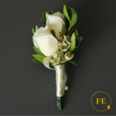 G - Boutonier para hombre de Mini Rosas Blancas