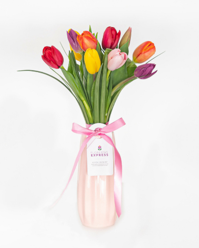 C4 - Arreglo Love - 10 Tulips